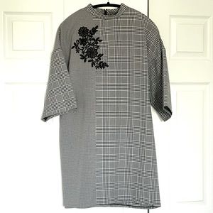 Zara Plaid black & white dress with embroidery